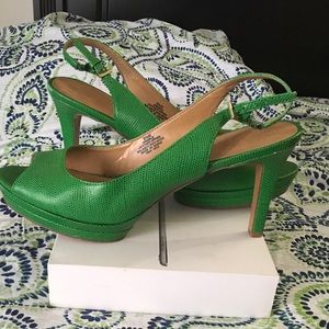 Kelly green sling back 3” croc embossed heels